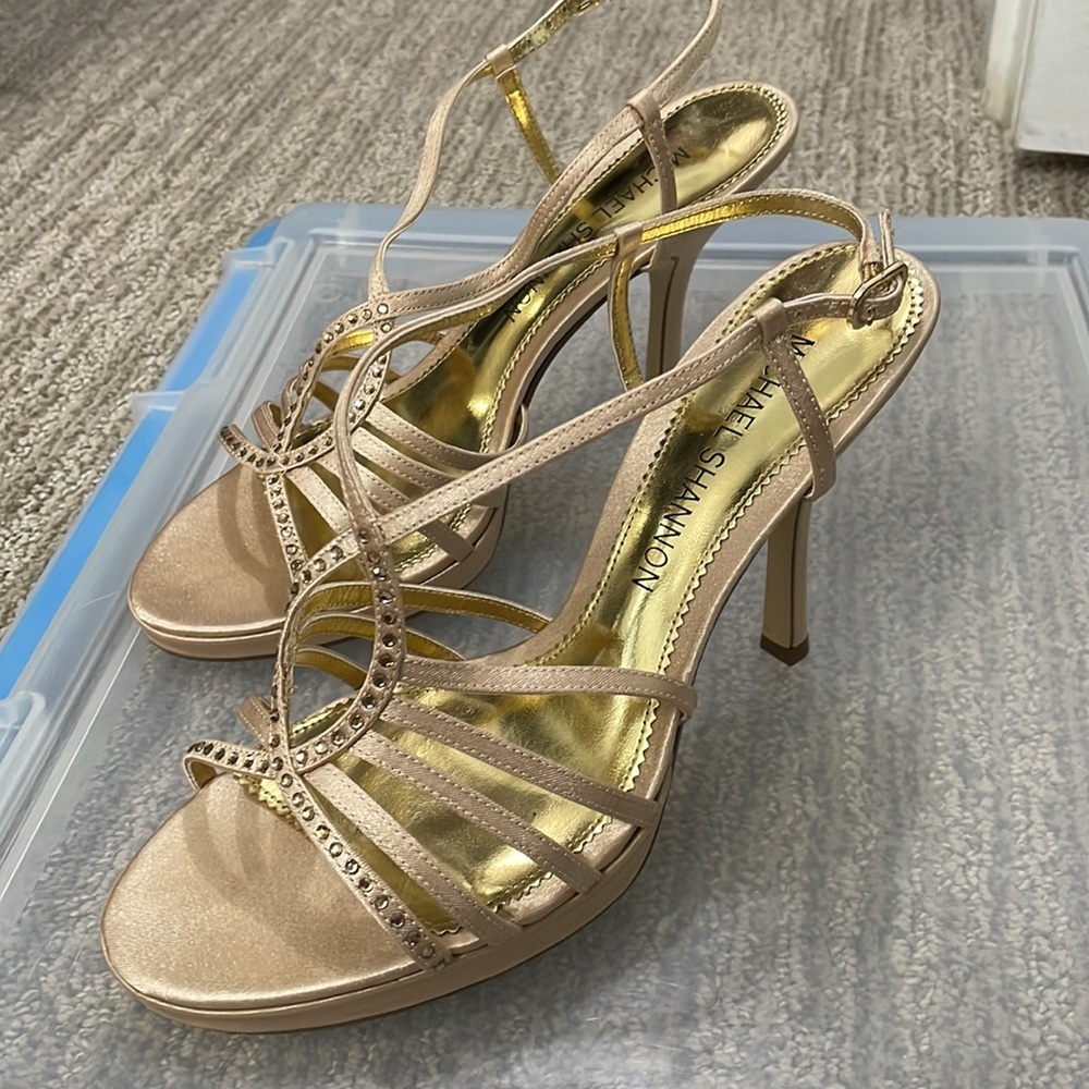 Gold heels - Picture 2 of 4